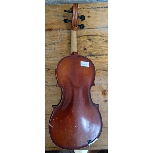 200 - A 20th century Hungarian violin, two piece back, length 357mm, label for Szegedi Hangszerkeszito Val... 