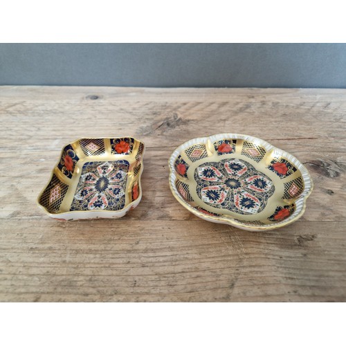 288 - Two Royal Crown Derby 'Imari' pattern dishes.