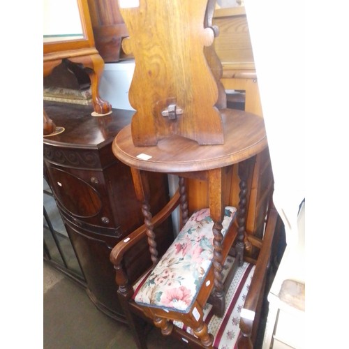 972 - Various items of furniture; an Edwardian inlaid mahogany armchair, an oak twist leg table, a footsto... 