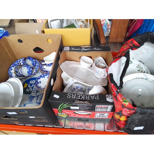 431 - 2 boxes and a bag of mixed china to include blue and white, Crown Staffordshire part diner service, ... 