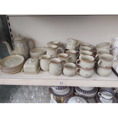 624 - Denby ‘Daybreak’ table wares including breakfast cups & saucers, large jugs, butter dish 
etc. - 42 ... 