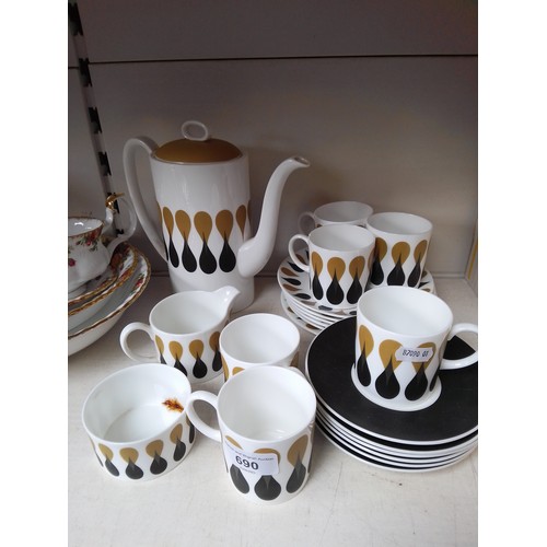 690 - Suzie Cooper  Diablo coffee set - 21 pieces