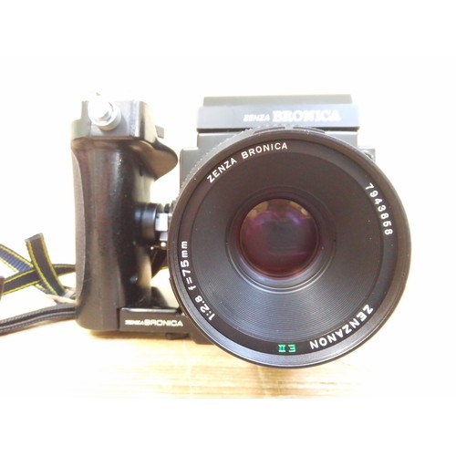 1 - A Zenza Bronica ETR SI medium format SLR camera, serial no. 7302608, with Zenzanon EII 1:2.8 f=75mm ... 