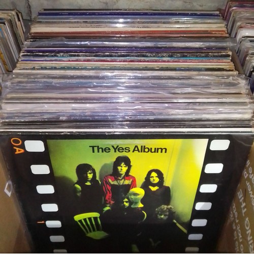 252 - A collection of classic rock & prog, over 70 LPs including The Who, Yes, Deep Purple, Traffic, Jimi ... 