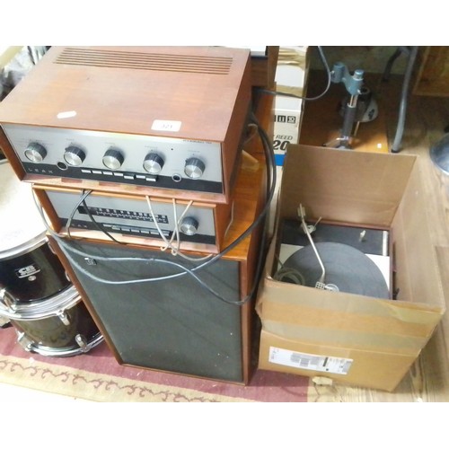 321 - Vintage Hi-Fi comprising a Leak Stereo 70 amplifier, a Leak tuner, a Thorens TD150 and another Thore... 