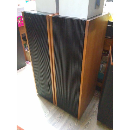 309 - A pair of Cambridge Audio R50 flour standing speakers.