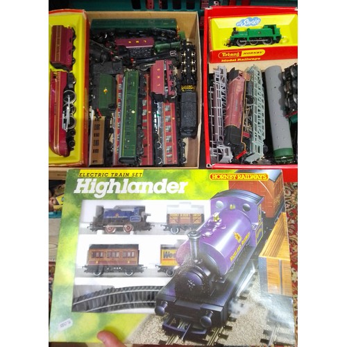 412 - A quantity of mainly Hornby 00 gauge model railway comprising approx. 13 loose and boxed engines, Hi... 