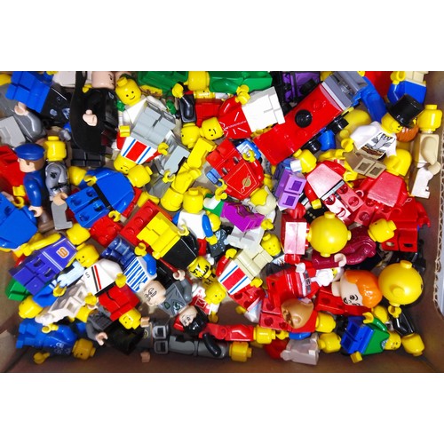 421 - A tray of assorted Lego mini figures.