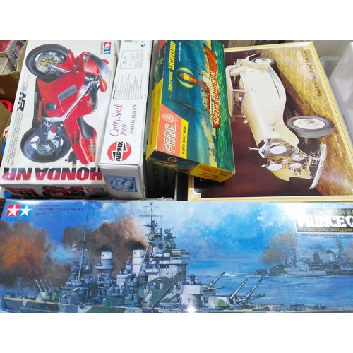 427 - Two boxes of mainly unmade model kits including Airfix, Tamiya etc.