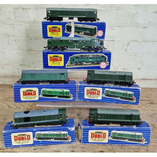 338 - Six Hornby Dublo 00 gauge locomotives to include 1 x 3232 diesel electric loco 3-rail, 1 x 3233 dies... 