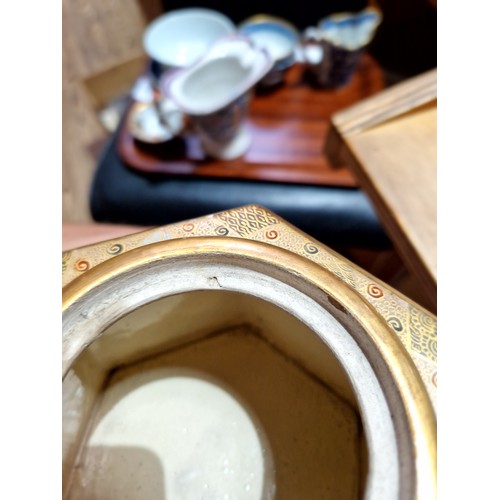 68 - A tray of assorted oriental ceramics including Chinese export porcelain, blue and white, Japanese.