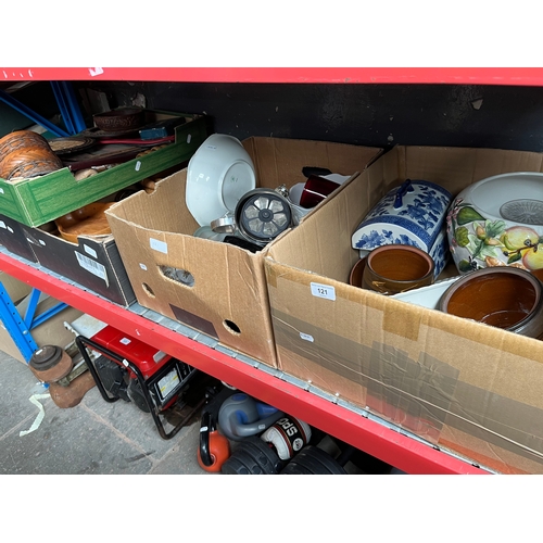 121 - 3 boxes of treen including bowls and 2 boxes of pottery