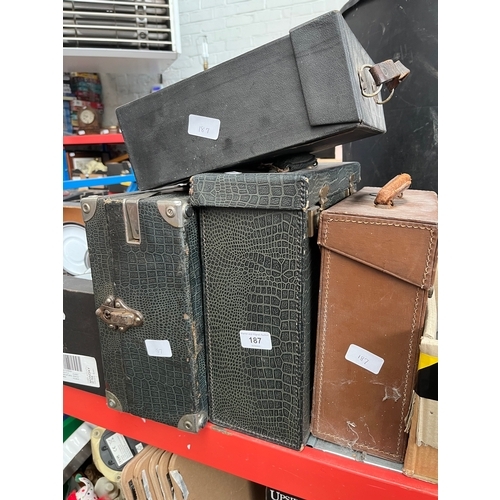 187 - A vintage record player and 3 boxes of 78rpm records