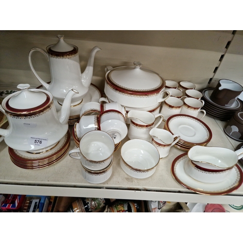 576 - Royal Albert Holyrood china approx. 45 pieces