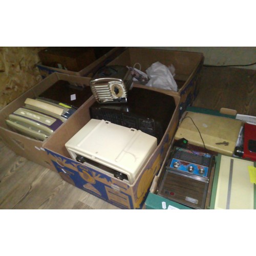 226 - Five boxes of assorted vintage and collectable radios.