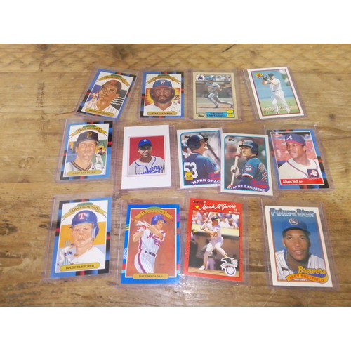 319 - A collection of baseball cards.