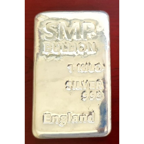 107 - SMP Bullion 1 kilo 999 silver bullion bar.