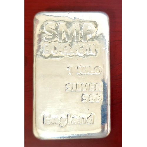 108 - SMP Bullion 1 kilo 999 silver bullion bar.