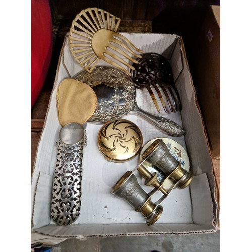 30 - Antique and vintage ladies vanity items including compacts, spectacle case, mirror, etc.