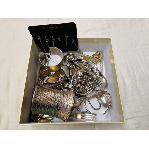 799B - Box of small metalware items