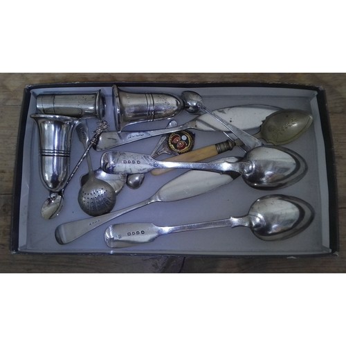 87 - Assorted silver and silver plate comprising a pair of Victorian silver desert spoons weight 5ozt, a ... 