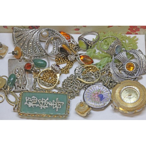 183 - Assorted silver and costume jewellery including rings, aventurine quartz, an enamel locket etc.