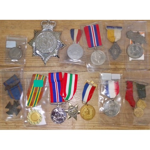 218 - A quantity of mainly reproduction medals.