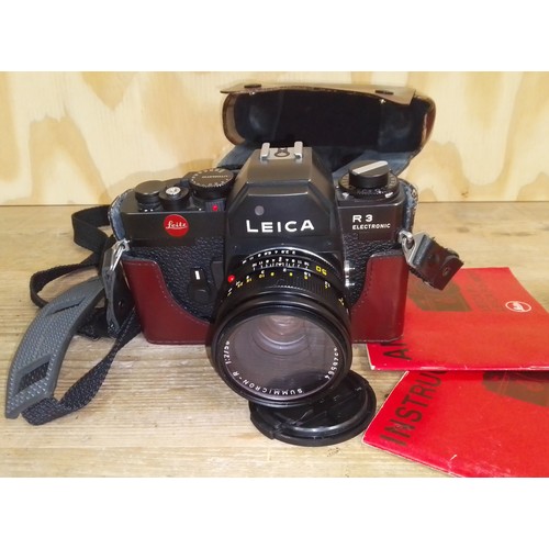 470 - A Leica R3 Electronic with Summicron-R 1:2/50 lens.