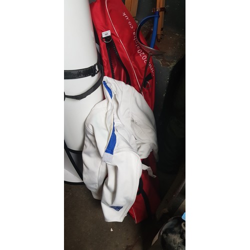 101 - A bag containing a 2020 Alpha UK fencing kit to include mask, suit, sword & electrics.