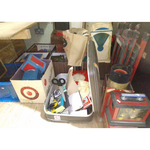 598 - A large collection of magician's equipment, tricks, accessories and books, from the estate of the la... 