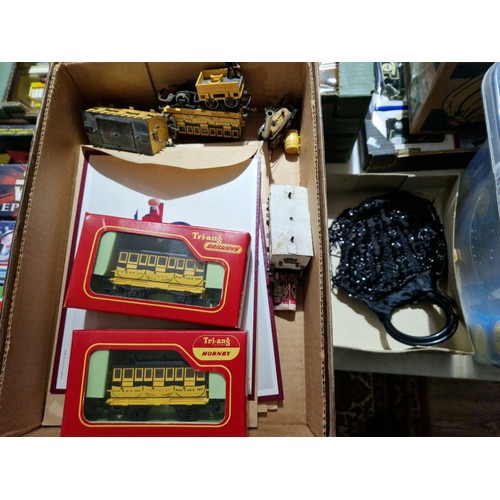 425 - A tray of Tri-ang coaches (2 boxed) & 6 train calendars together with a vintage beaded bag.