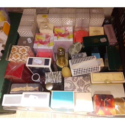 648 - A box of assorted vintage and modern perfumes/lotions.