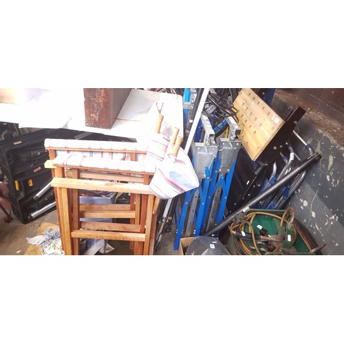 260 - Two metal trestle stands, a workbench, a tripod work lamp, two metal and two wooden garden chairs, a... 