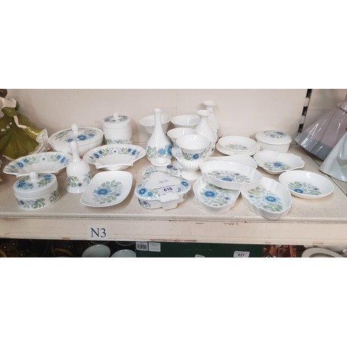 616 - Wedgwood china - 25 pieces in the ‘Clementine’ pattern