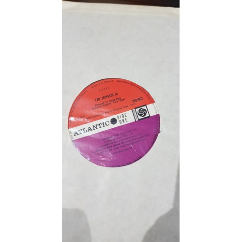 261 - Three Led Zeppelin LPs; Led Zeppelin 588171, Led Zeppelin II 588198 & Led Zeppelin III 2401002