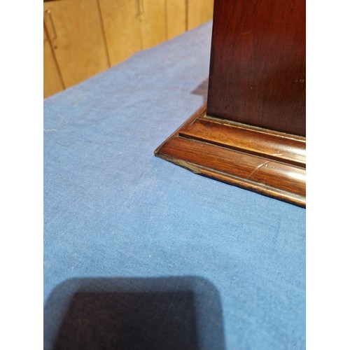 439 - An early 20th century mahogany smoker's cabinet/decanter box, labelled Waring & Gillow, assorted con... 