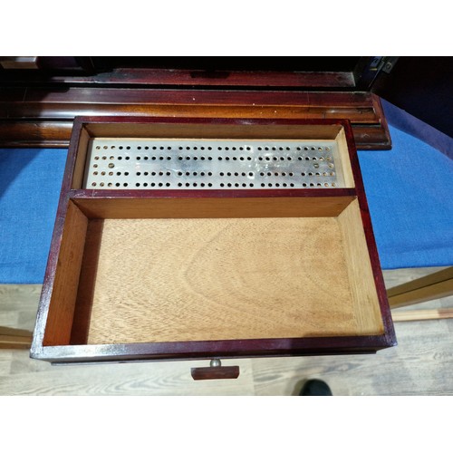 439 - An early 20th century mahogany smoker's cabinet/decanter box, labelled Waring & Gillow, assorted con... 
