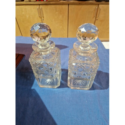 439 - An early 20th century mahogany smoker's cabinet/decanter box, labelled Waring & Gillow, assorted con... 