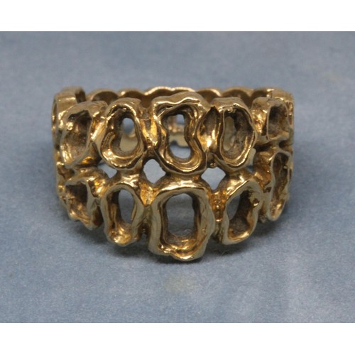 27 - A hallmarked 9ct gold brutalist style ring, weight 5.8g, size J.