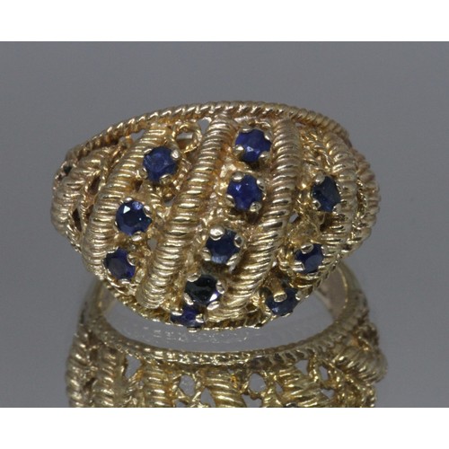 29 - A hallmarked 9ct gold sapphire ring, gross weight 5.1g, size G/H.