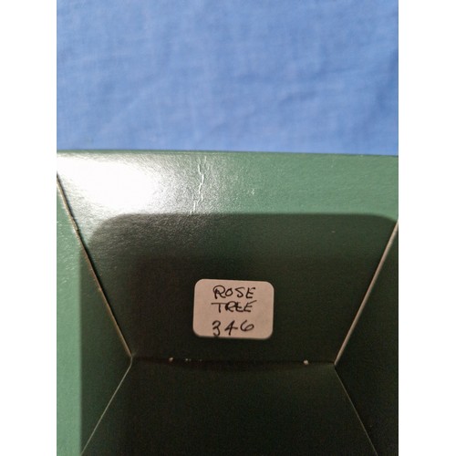 570 - A box of assorted Hantel Victorian Miniatures models.