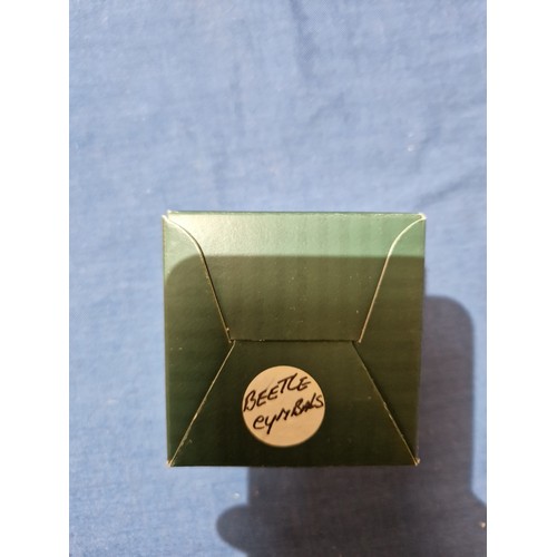 574 - A box of assorted Hantel Victorian Miniatures models, together with a stand and bound volumes of The... 