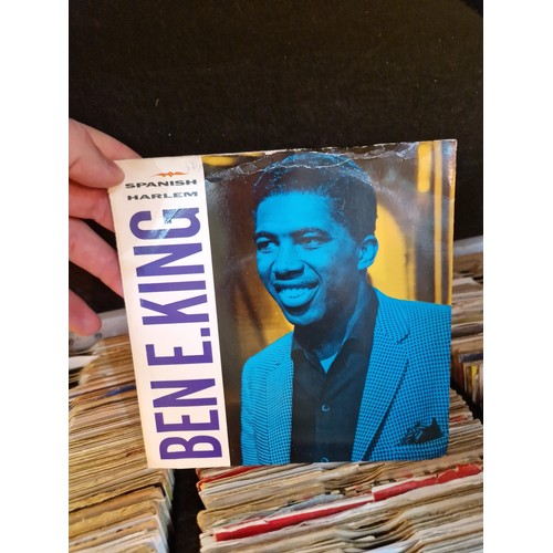 282 - An Adda metal flight case containing over 400 45s, soul, funk & disco.