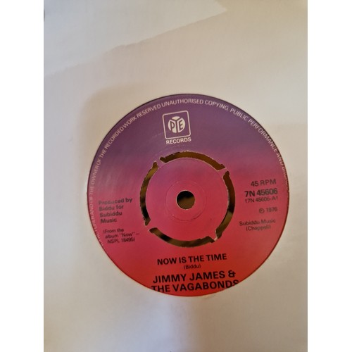 282 - An Adda metal flight case containing over 400 45s, soul, funk & disco.