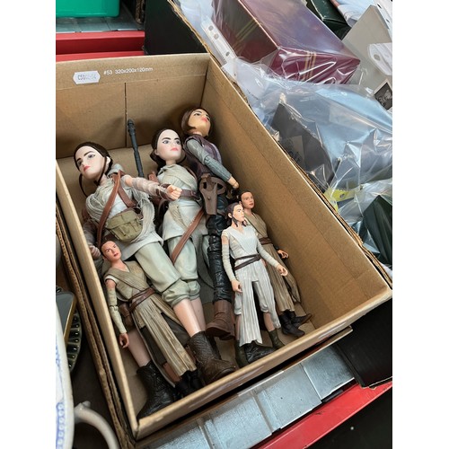 404 - A box of Star Wars Rey figures, Forces of Destiny, etc, 6 in total.