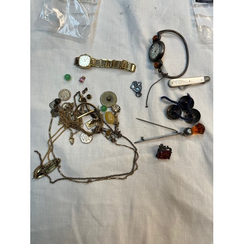 541 - Two small bags of jewellery