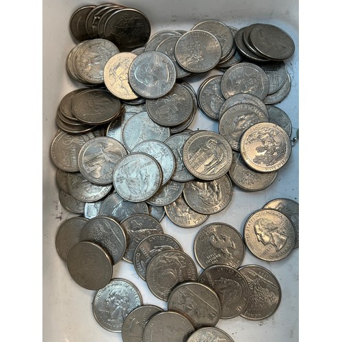 520 - A tub of US State quarter dollars