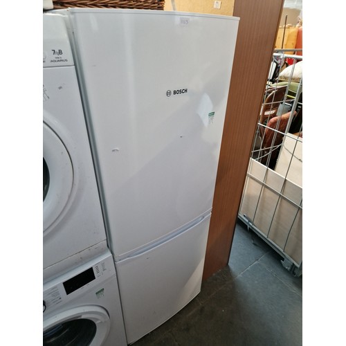 1113 - A Bosch fridge freezer.