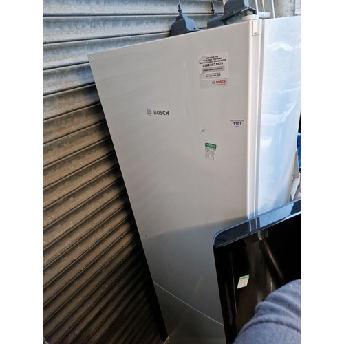 1101 - A Bosch fridge freezer.