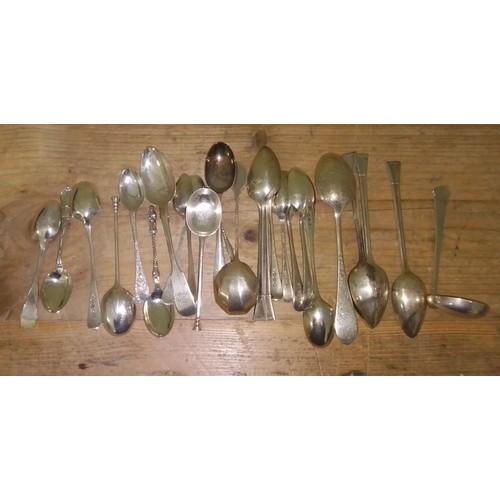 279 - Assorted hallmarked silver spoons, various dates and makers, weight 14.5ozt.